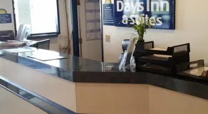 Days Inn by Wyndham Orange Anaheim - Image 3
