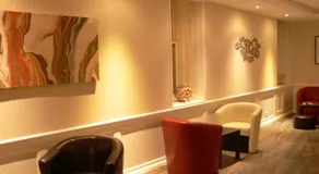 The Home Arms Guesthouse - Image 2