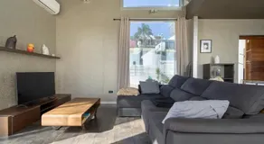 Descubre Villa Oasis - Confort, diseño y naturaleza a un paso de Valencia - Image 2