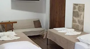 Eleonoras House - Image 2