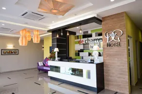 De Champs Hotel - Image 2