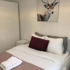 Trendy New & Large 3 Beds, 90m2 in City Center - Image 5