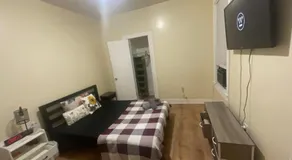 Home stay in Newark - Image 3