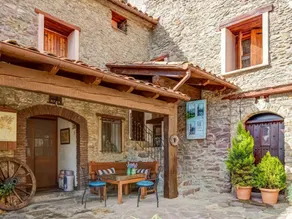 Central Apartment in Ardanué with Terrace - Image 2