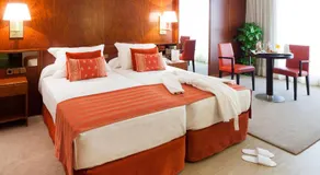 Hotel Royal Plaza - Image 2
