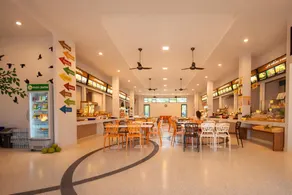 777 Food & Bed - Image 2