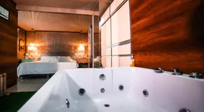 VIP planet urban Room - Image 3