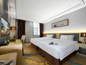 Phoenix Lake International Hotel - Image 2