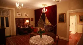 Blakes Manor Self Contained Heritage Accommodation - Image 4