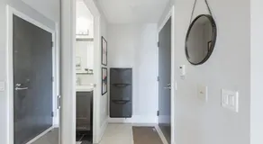 Modern 1BR - Walk to CN Tower - Sleeps 4 - Image 5