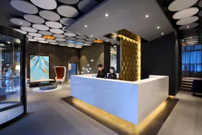 Orange Hotel Nanjing Xinjiekou Zhangfuyuan Metro Station - Image 2