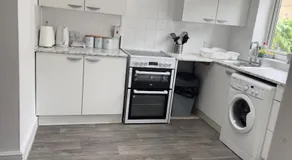 2 bedroom house with free Parking, Aylesbury, Johns st - Image 3