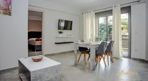 Emily's Luxury Apartments - Image 3
