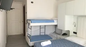 Hotel Saint Tropez - Image 2