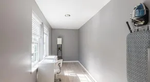 Spacious Home with Porch Sleeps 6 Near Pitt and UPMC - Image 4