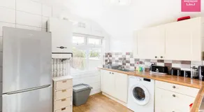 NEC HS2 4 bedroom house, 6 separate beds with driveway parking for 2 cars or vans - Image 4