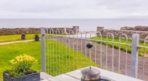 Brú Radharc na Mara - Sea View Hostel - Image 3