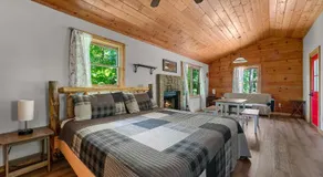 Rustic Cabin, WiFi, Hot Tub, Fireplace, Views! - Image 2