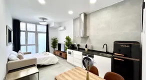 Valencia Comfort Stay Near Metro, 2 Bed, 1 Bath - Image 2