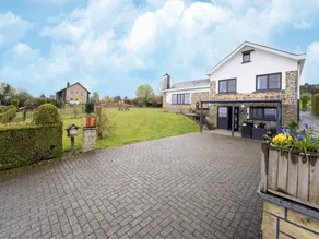Holiday Home with Garden - Image 4