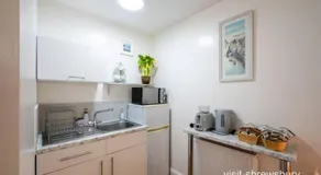 Personal En-suite - Image 2