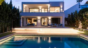 Luxury Villa with Heated Pool, Jacuzzi, Sauna and more - Image 3