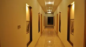 Diplomat Hotel - Image 5