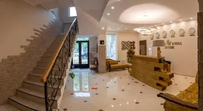 Royal House - Image 4