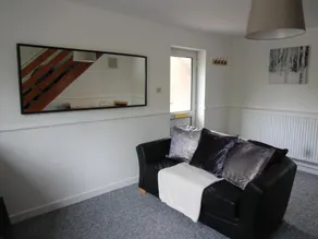 Glan y Ffordd 2 Bed House Near Cardiff by Cardiff Holiday Homes - Image 2