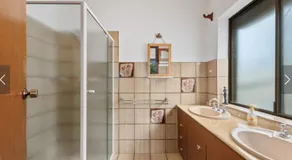 25 Esplanade Beachfront Villa with Ocean Views - Image 2