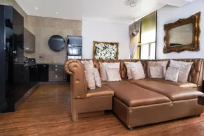Signature Living Bold Street - Image 5