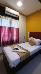 Skyry Hotels Adyar - Image 2