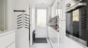 Stylish Scandinavian Apartment in a Peaceful Neighborhood - Image 3