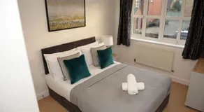 Charming 3 Bed House in Bristol - Image 2