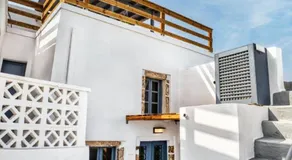 Panoramic Villa in Akrotiri with Stunning Views - Image 4