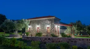 Villa & Stone House with Pool, 10 Mins to Skala Eressos Beach - Image 4