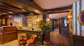 Salisbury Arms Hotel - Image 3