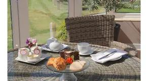 Seven Bed and Breakfast - Image 4