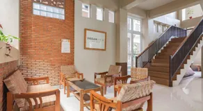 Urbanview Hotel Syariah Insani Cisarua Puncak - Image 2