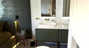 537 Saint Emilion - Luxury Guest House - Image 3