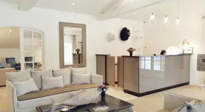 Le Clos Saint-Martin Hôtel & Spa - Image 4
