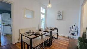 Spacious Bromley Home w Parking available and Outside Dining - Image 3