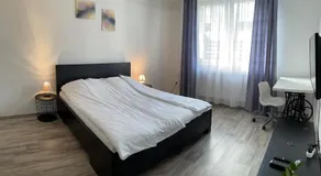 Lavender Garden Apartment - Image 2