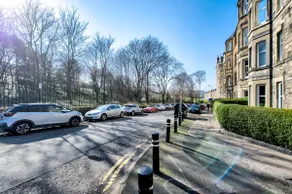 Holyrood Park Apartment near Royal Mile and Palace - Image 3