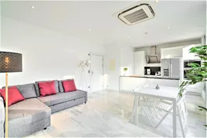 1-bedroom lodge stay in Antwerp - Image 2