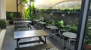 V Hotel Tebet - Image 4
