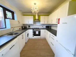 Hillside - 4 Bedroom Home - Image 3