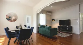 Urban Getaway Queenslander - Image 3