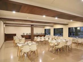 Hotel Hills - Image 5