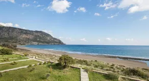 Beachfront Apartments - Image 4